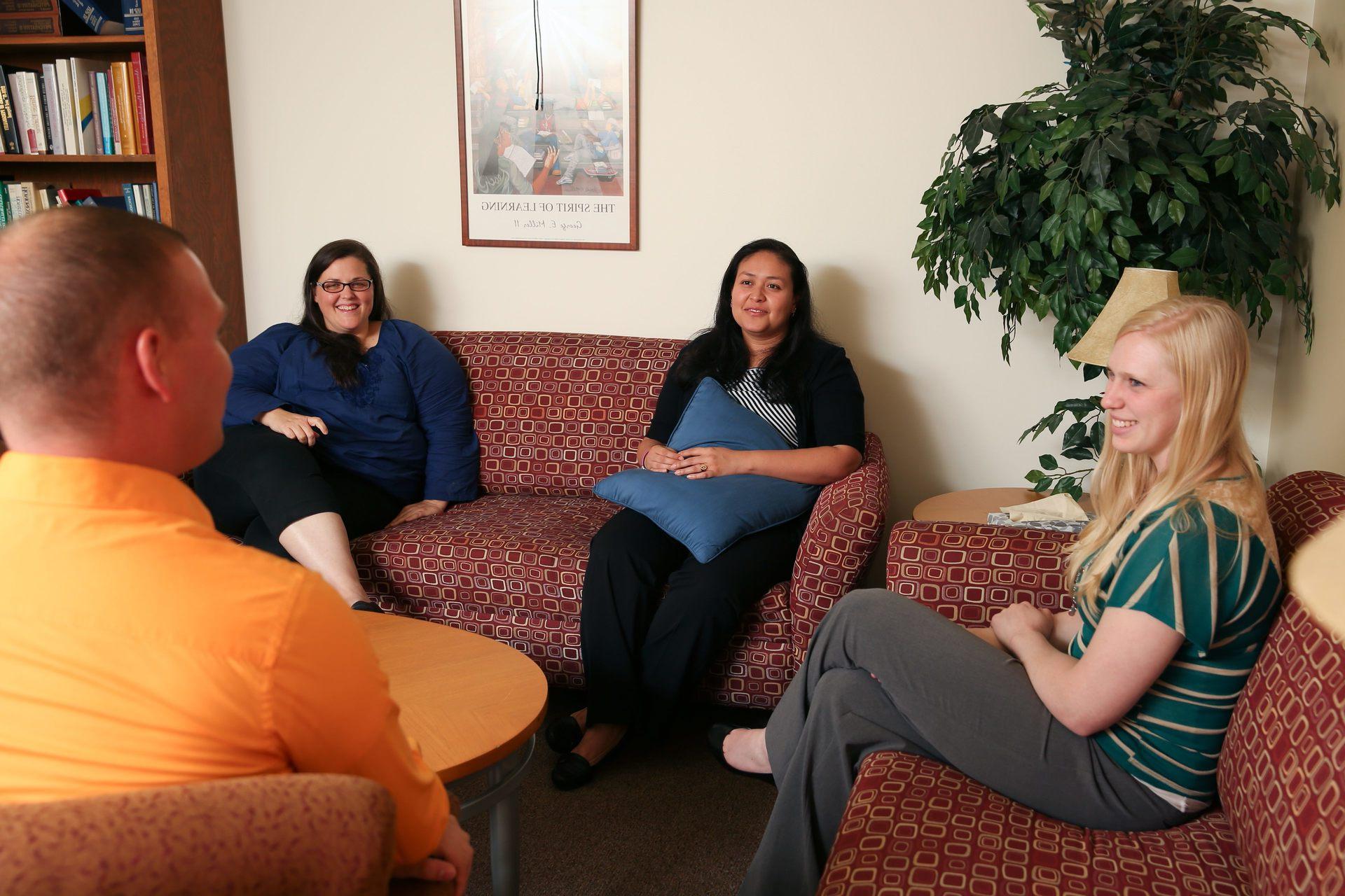 BGSU mental health counseling masters students discuss clinical approaches on our Ohio campus.
